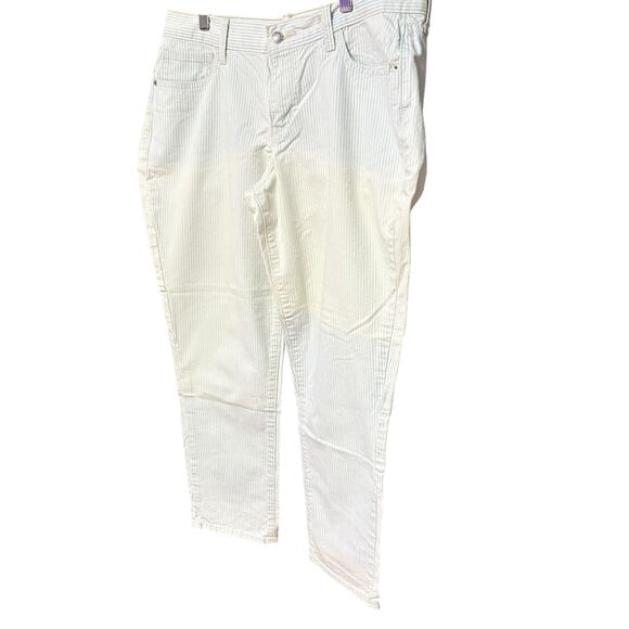 Old Navy Boyfriend Style Blue& Wht Pin Stripe Denim 5 Pocket Capri Pants 12 - Picture 3 of 9